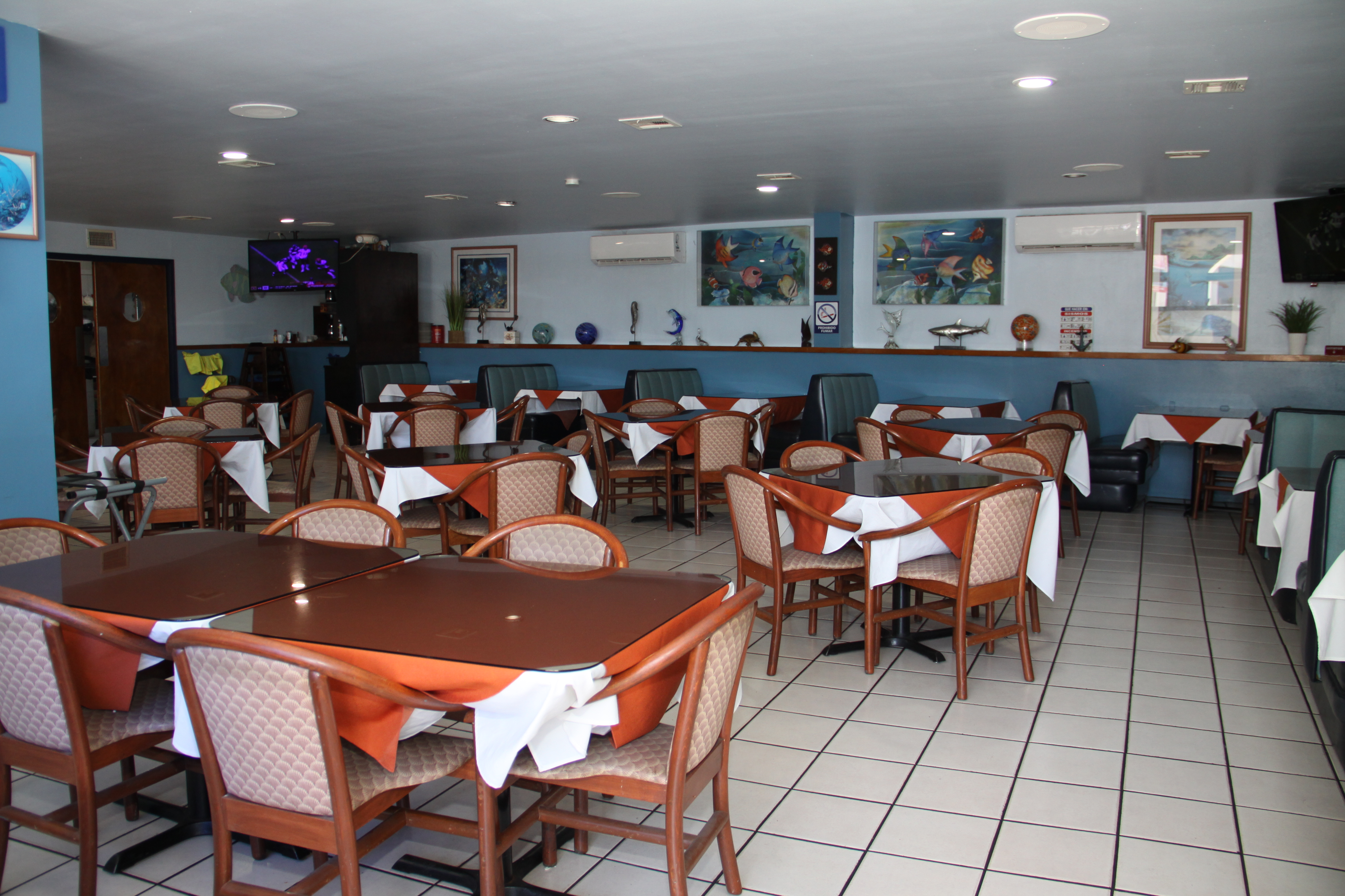 Interior tables at Rabelos Restaurante